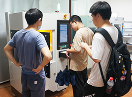 武汉科技大学机械自动化学院师生来因泰莱激光参观学习